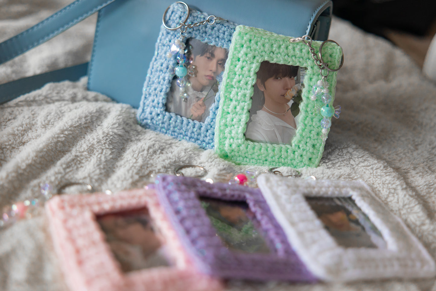 Twinkling Crocheted Photocard Holder (Baby Blue)