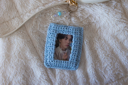 Twinkling Crocheted Photocard Holder (Baby Blue)